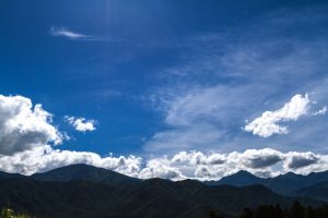 山と青空